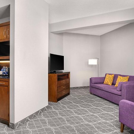 Hilton Garden Inn Calgary Airport Buitenkant foto