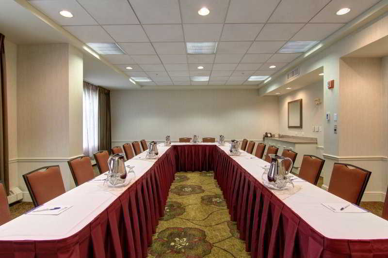 Hilton Garden Inn Calgary Airport Buitenkant foto