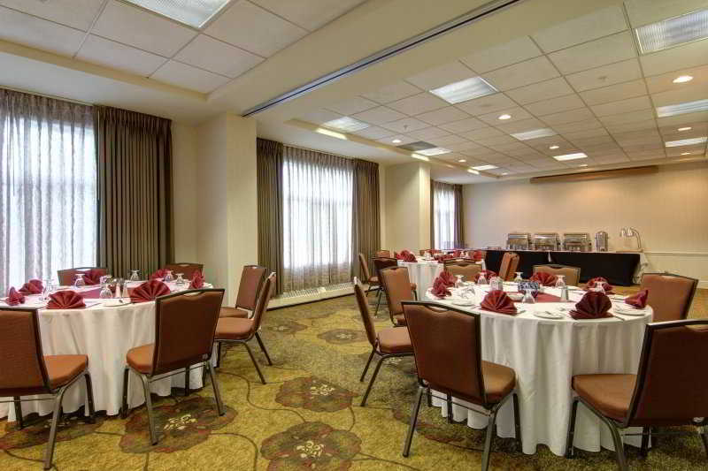 Hilton Garden Inn Calgary Airport Buitenkant foto