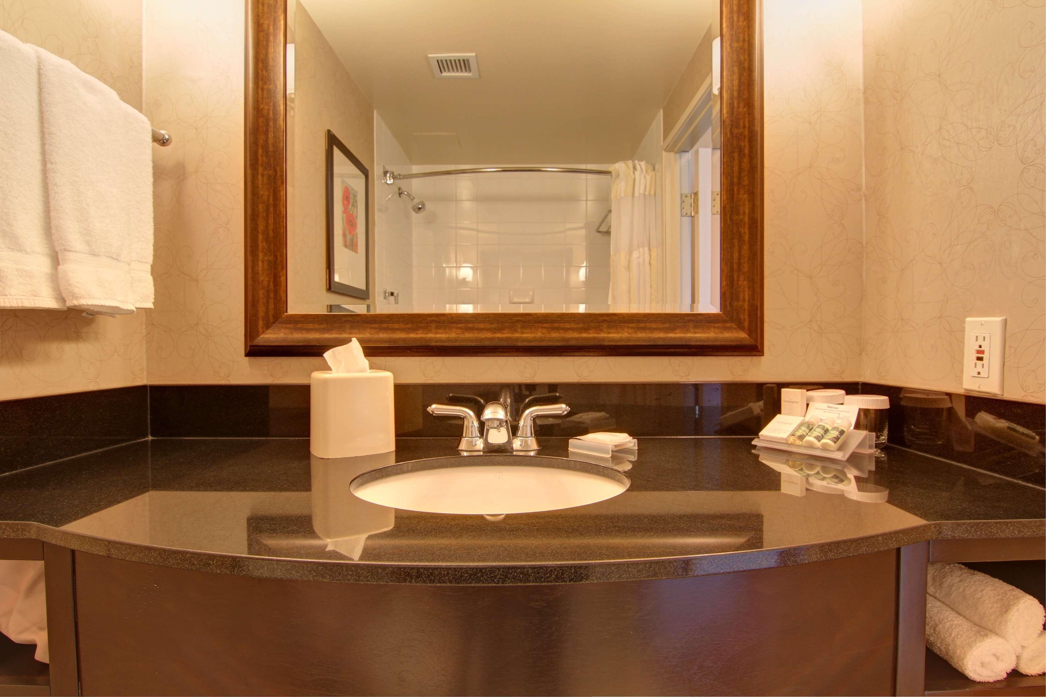 Hilton Garden Inn Calgary Airport Buitenkant foto
