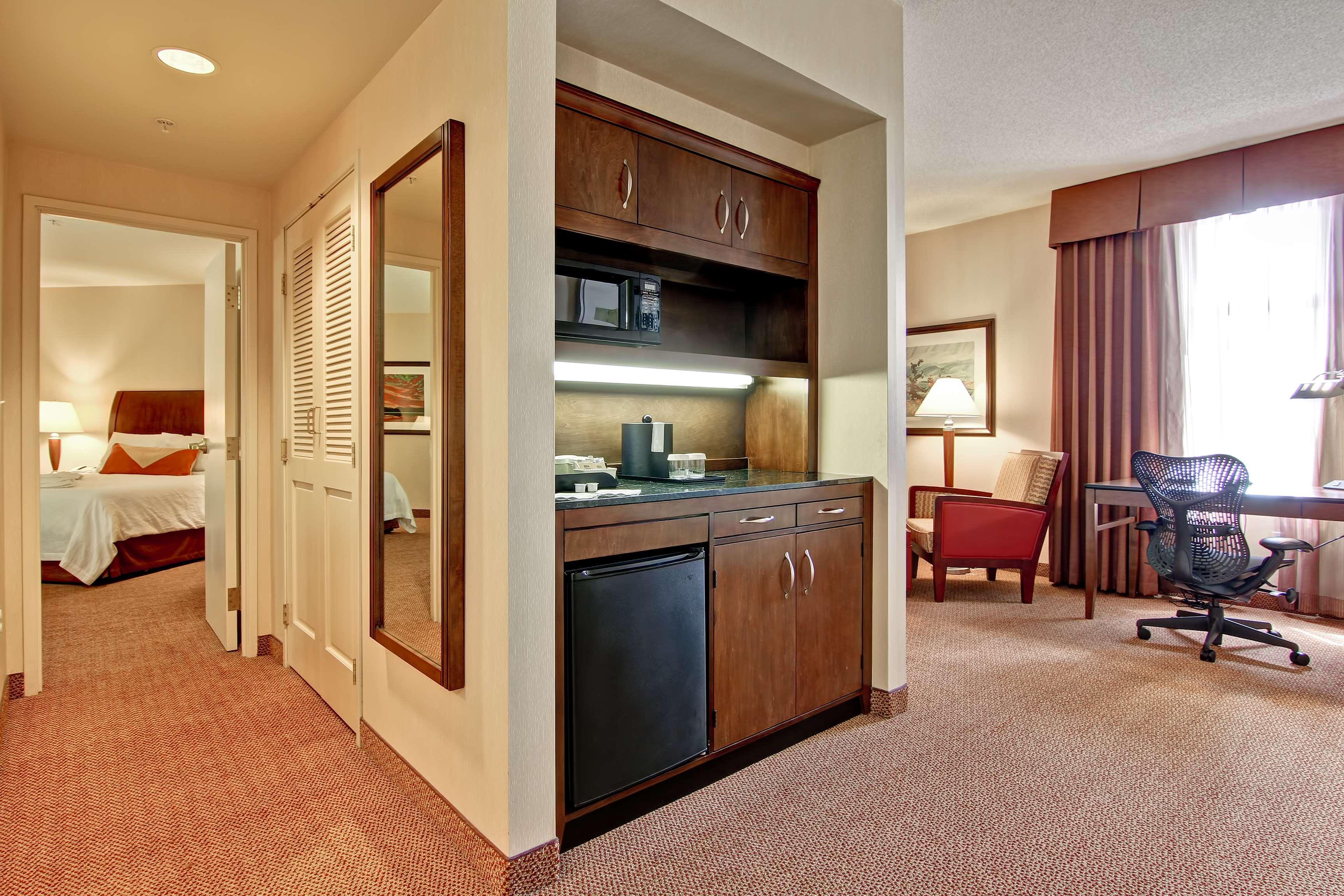 Hilton Garden Inn Calgary Airport Buitenkant foto
