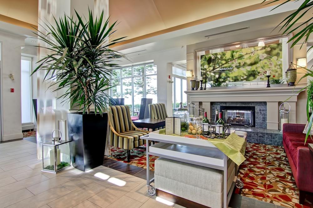Hilton Garden Inn Calgary Airport Buitenkant foto