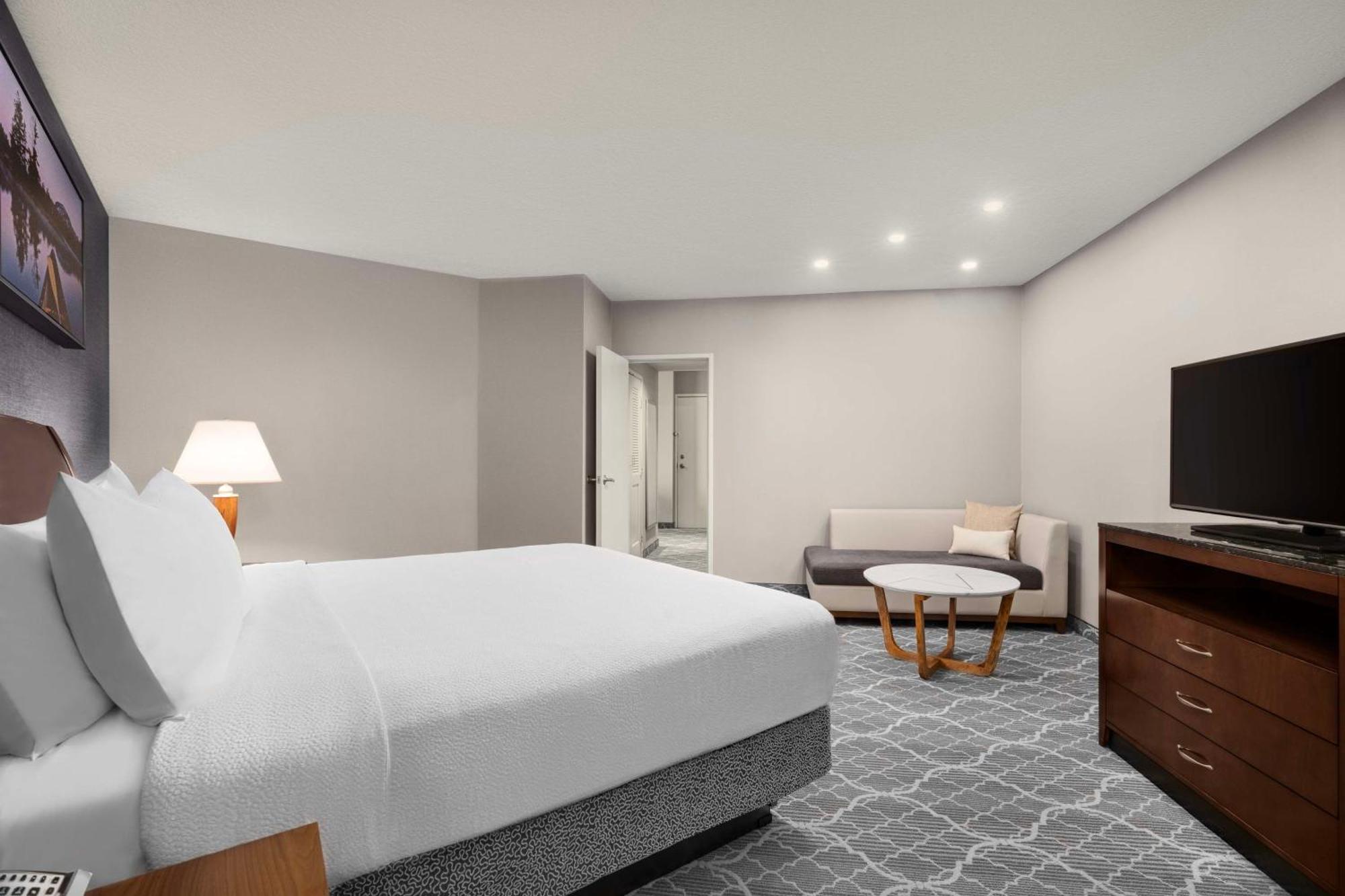 Hilton Garden Inn Calgary Airport Buitenkant foto