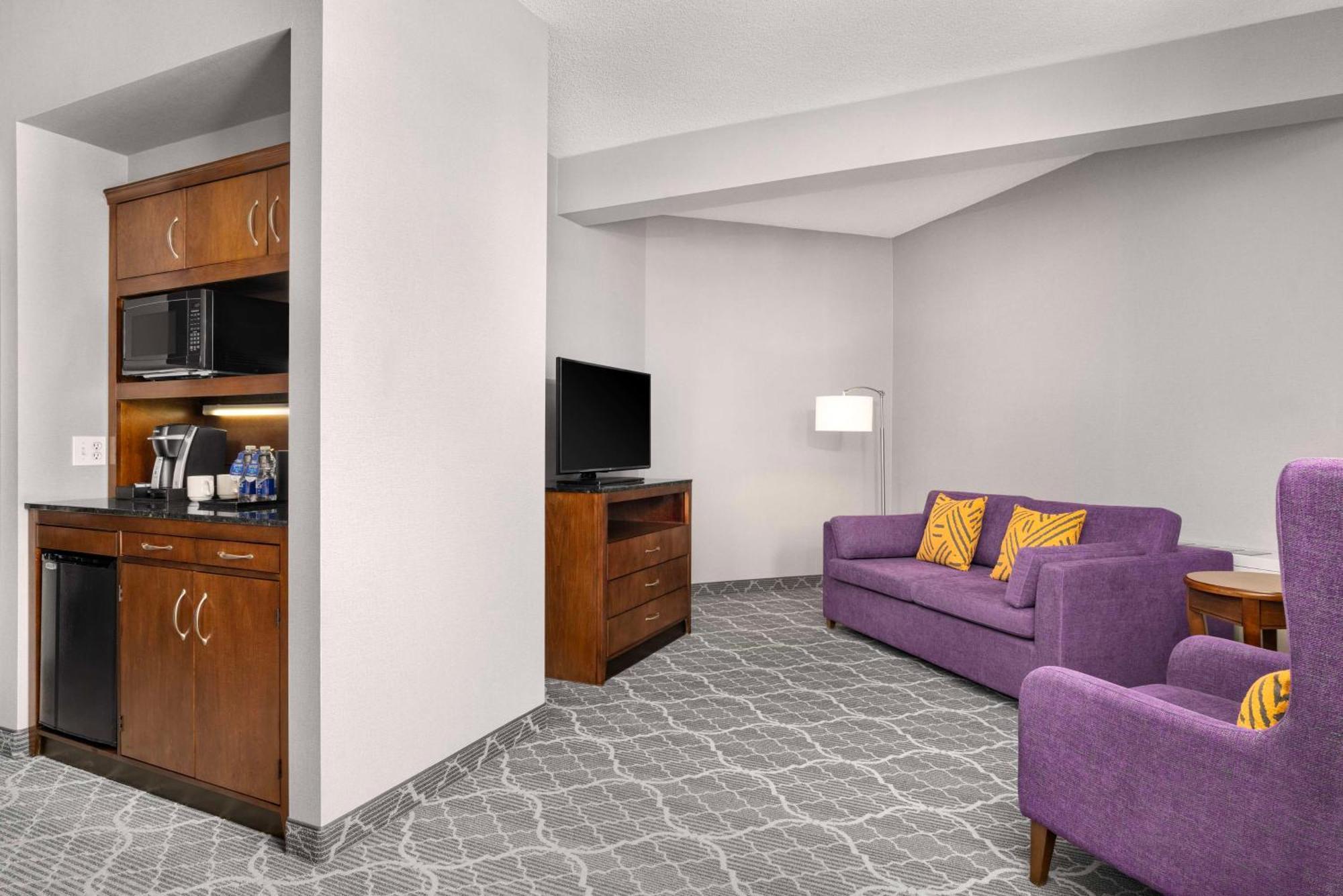 Hilton Garden Inn Calgary Airport Buitenkant foto