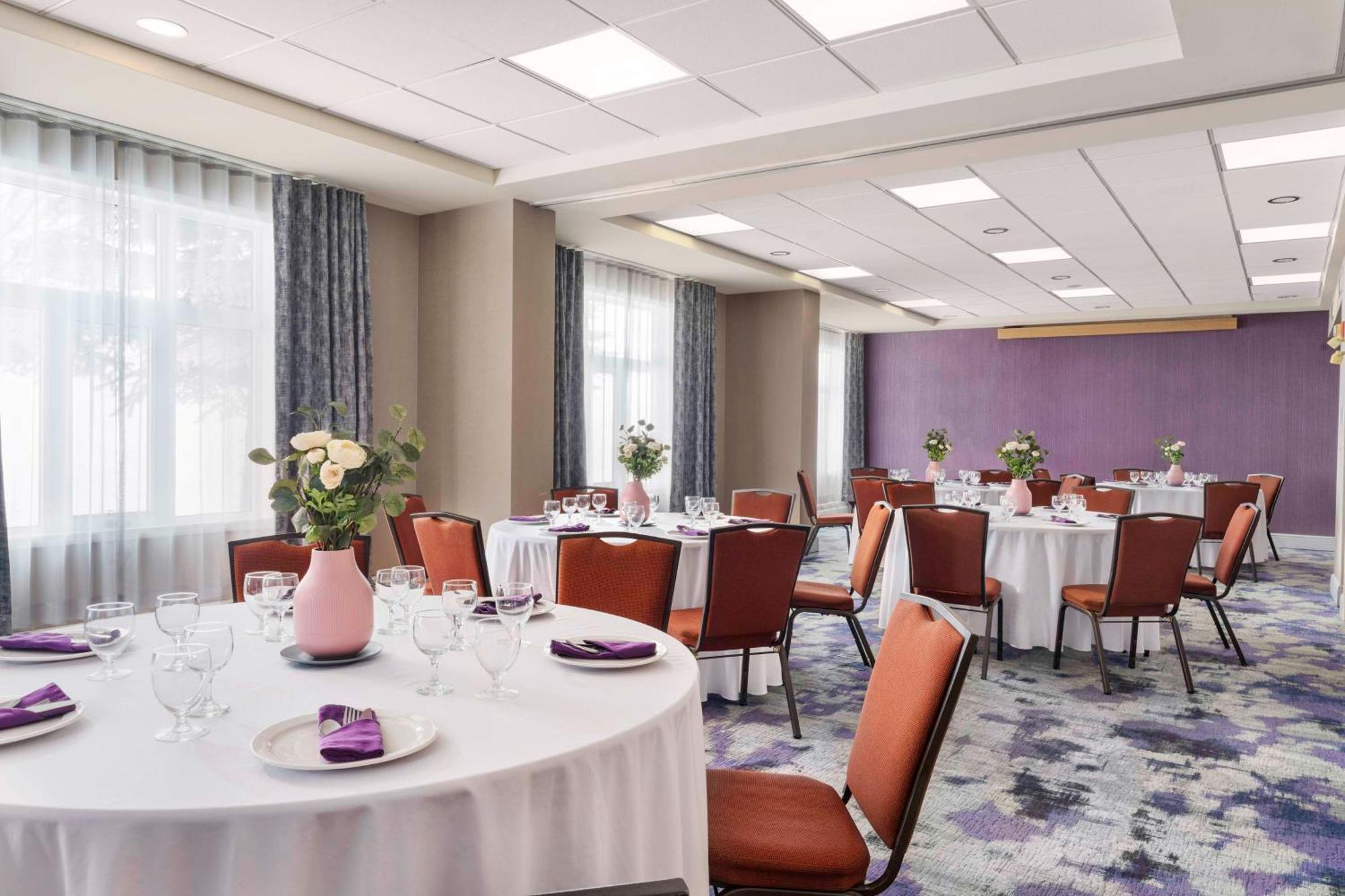 Hilton Garden Inn Calgary Airport Buitenkant foto