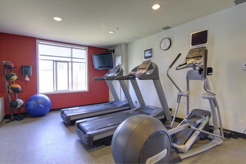Hilton Garden Inn Calgary Airport Buitenkant foto